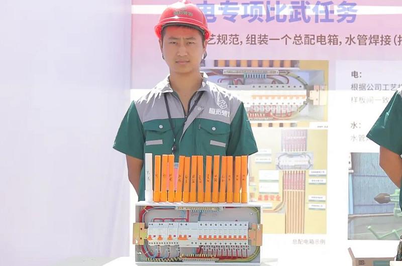 1664243163726698.jpg 杭州家装比较好的公司恒彩装饰李辉专访:标准化、统一化引领杭州家装排名4.jpg